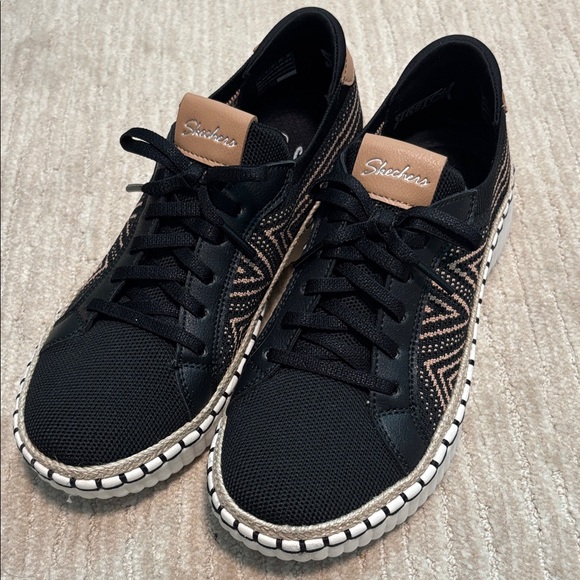 Skechers Shoes - Skechers Black and Tan Knit Casual Lace-Up Sneakers